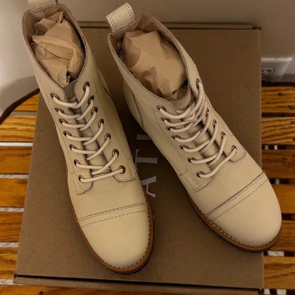 Lace Up Combat Boots NWT Portland Leather - Picture 3 of 3